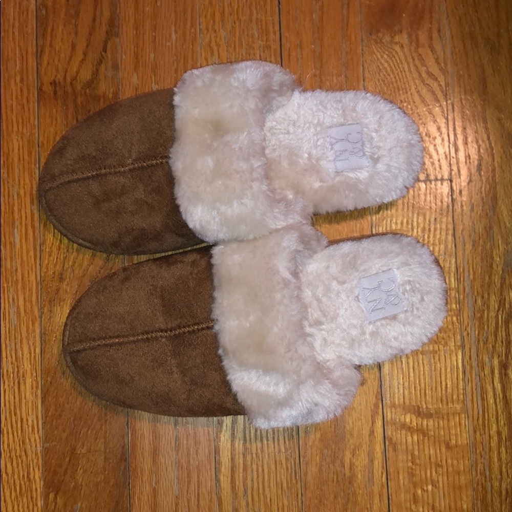 New York & Company Slippers Size 6